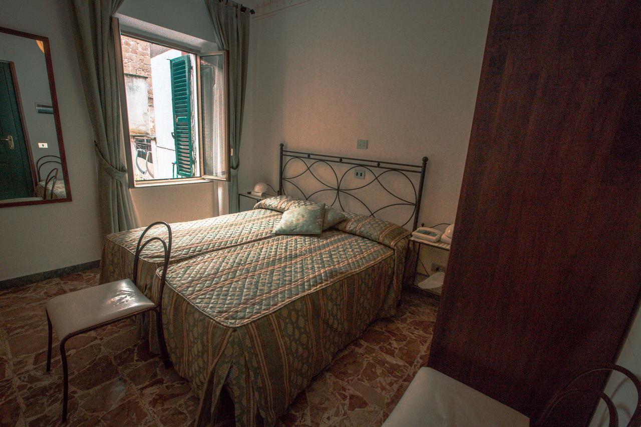 Albergo Guastini Pitigliano Exterior photo